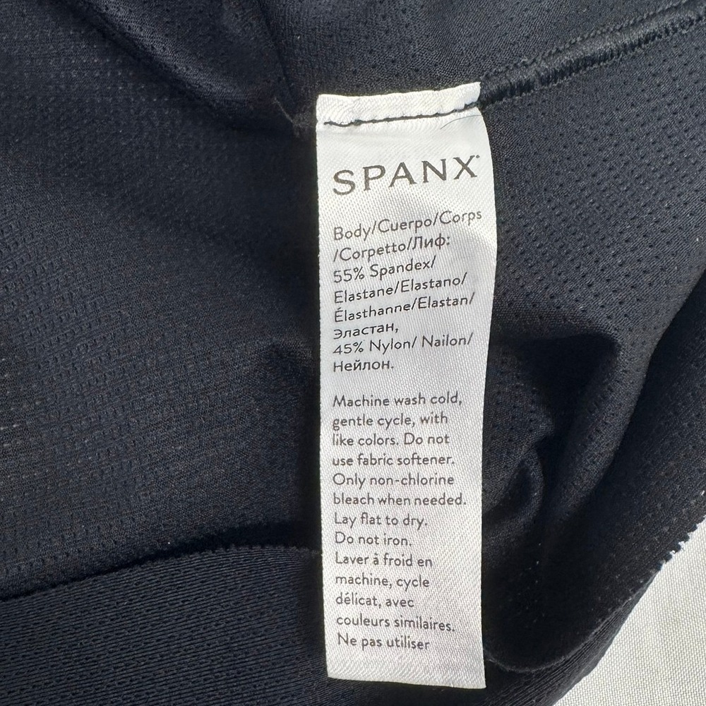 Spanx Perforated Performance Racerback Tank Top Black Athletic Workout Size M - Picture 4 of 6